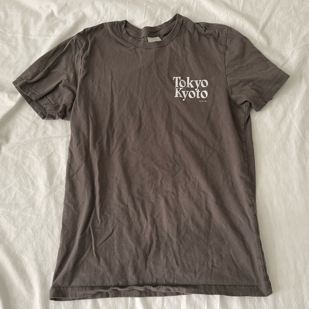 Cotton On Vintage Tokyo Kyoto Graphic Crewneck T-Shirt - Charcoal size xs
